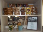 Nuo 2016 m. spalio 6 d. Erlėnų filialo bibliotekoje veikia DVC Salantų padalinio neįgaliųjų sukurtų keramikos darbų paroda. Maloniai kviečiame apsilankyti!